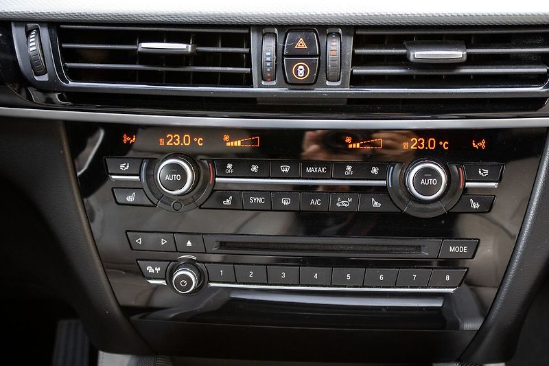 BMW X5 - fotka 27 z 51