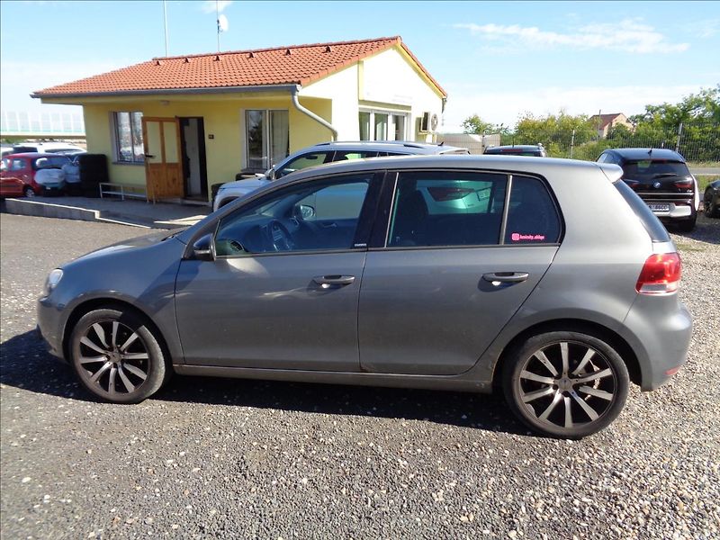 Volkswagen Golf 1,2 tsi - fotka 6 z 17