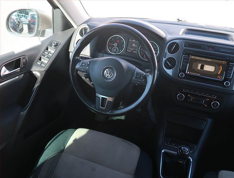 Volkswagen Tiguan (2012) Sport 2.0 TDI, 4X4, Bi-Xenony - fotka 7 z 21