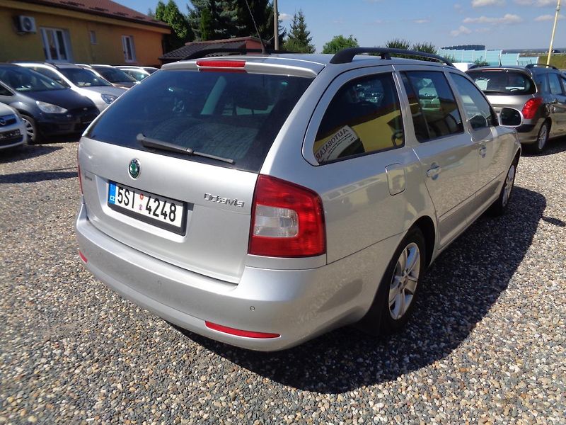 Škoda Octavia 1,6 MPI - fotka 8 z 16