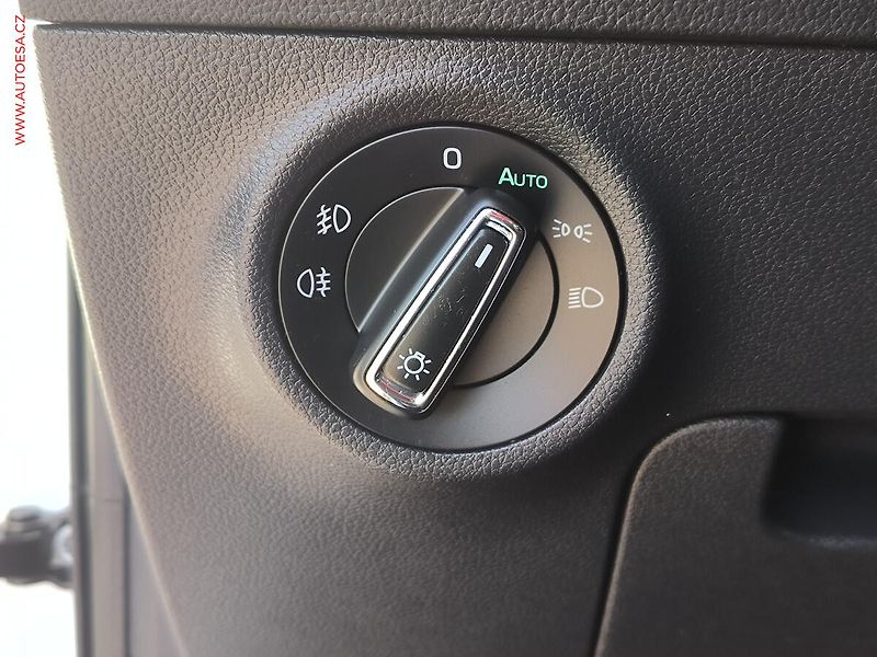 Škoda Karoq (2018) 1.5TSi, ČR, DSG, navi - fotka 24 z 27