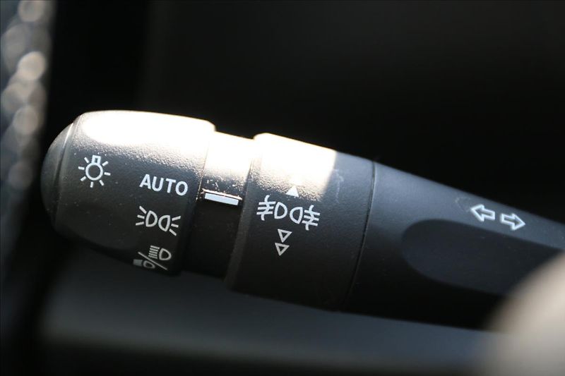 Citroën C4 1,2 1. Majitel, ČR, DPH - fotka 22 z 50