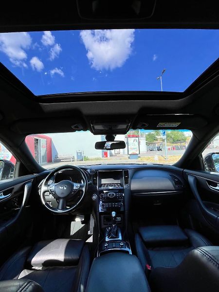 Infiniti QX70 (2015) Prodám velmi zachovalé a pravi - fotka 26 z 28
