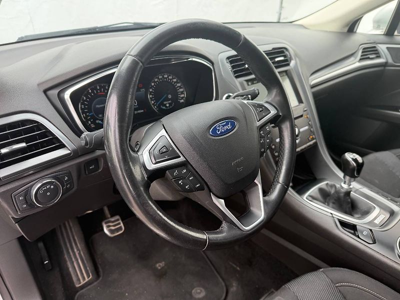 Ford Mondeo (2018) 2.0 TDCi 132 kW Titanium - fotka 8 z 21