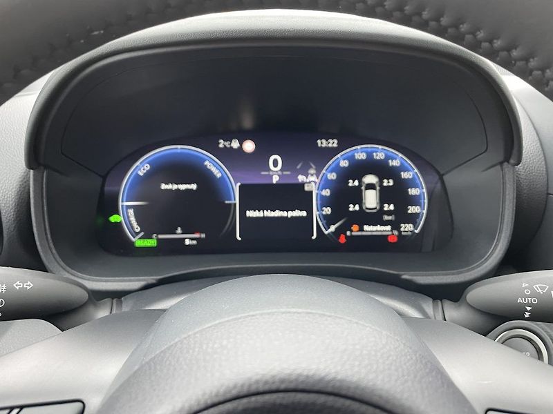 Toyota Yaris Cross 1.5 Hybrid 130k ODBĚR 10/2026 - fotka 17 z 32