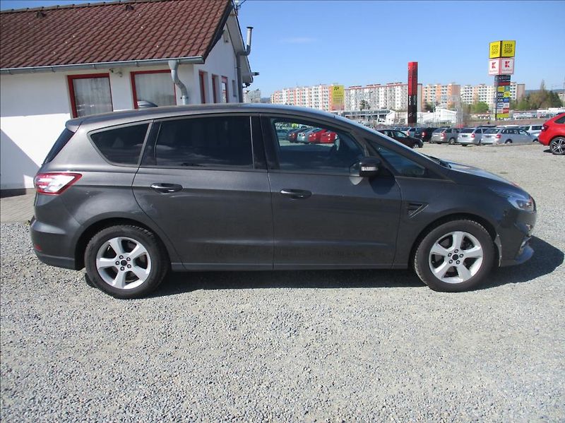 Ford S-MAX 2,0 TDCi, NAVI,serviska,tažné, - fotka 4 z 49