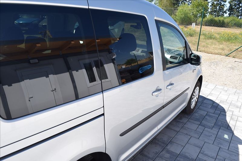 Volkswagen Caddy 2,0 TDI 75KW ODPOČET 2XPNEU - fotka 10 z 50