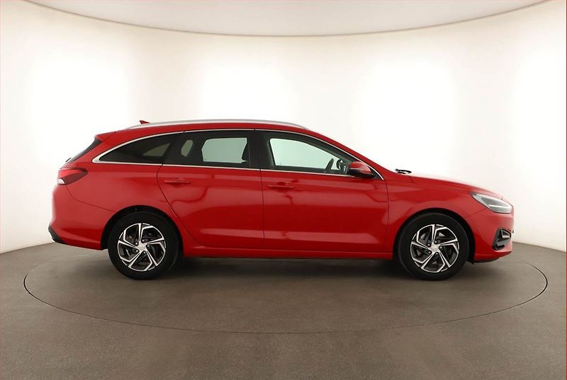 Hyundai i30 (2021) Style 1.0 T-GDI, Serv.kniha - fotka 6 z 13