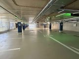 Přes šest set stání mají řidiči od úterý k dispozici v novém parkovacím domě a jeho blízkém okolí mezi brněnskými ulicemi Veveří, Bulínova a Šumavská.