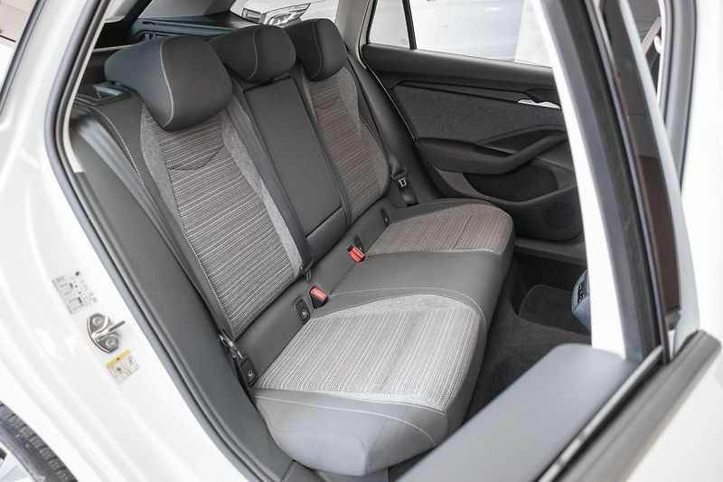 Škoda Superb TDI 142kW 4x4*TAŽNÉ*DPH*ČR 1.M - fotka 14 z 45