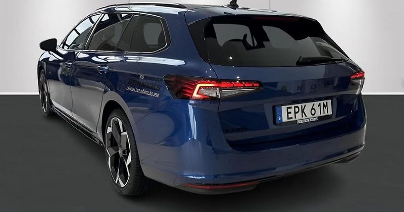 Škoda Superb Sportline 2.0 TSI 4x4 Tažné - fotka 3 z 17