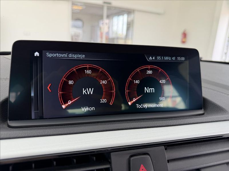 BMW Řada 1 3,0 i, M140i xDrive,Shadow,400 - fotka 23 z 41