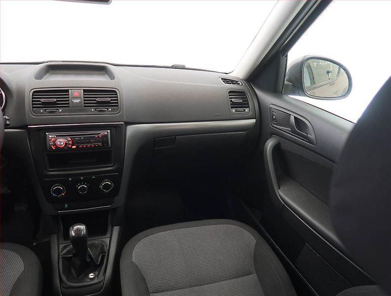 Škoda Yeti (2010) 1.2 TSI - fotka 8 z 16