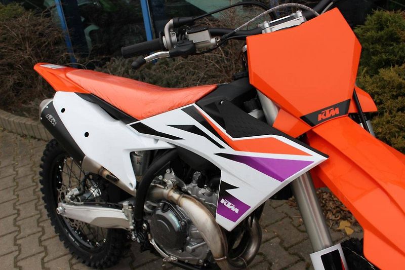 KTM 450 SX-F (2024) 2024 AKCE SKLADEM - fotka 2 z 7