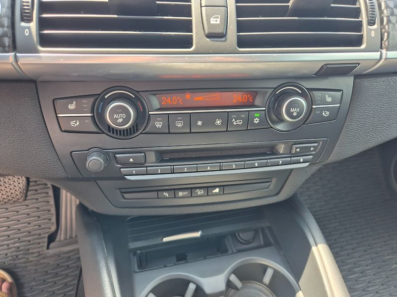 BMW X6 (2013) 3.0 D XDRIVE DPH 180 Kw - fotka 23 z 34