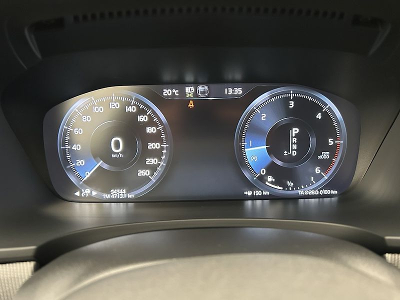 Volvo V90 2.0 D5 4x4 R-Design - fotka 17 z 30