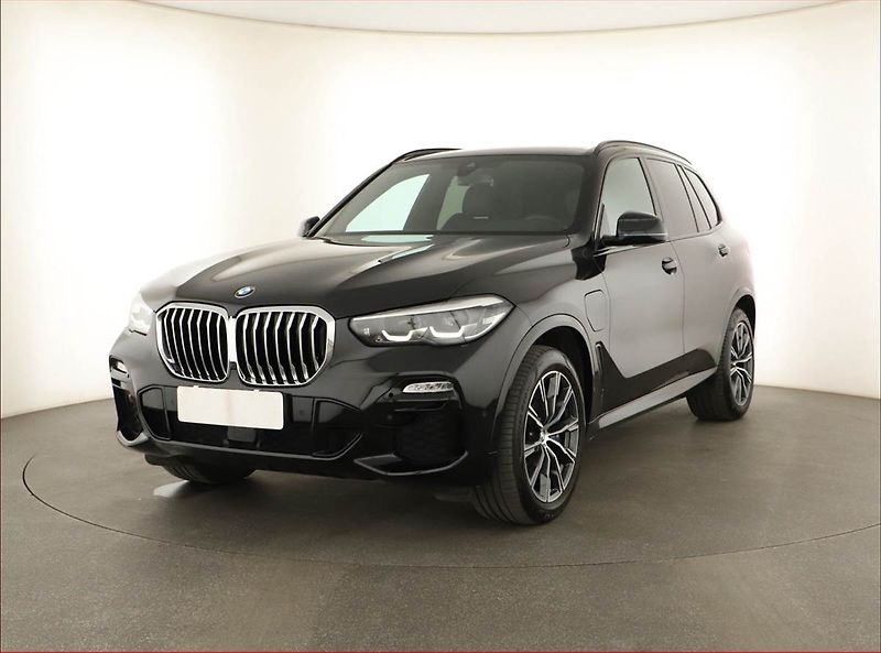 BMW X5 (2020) xDrive45e iPerf. - fotka 2 z 19