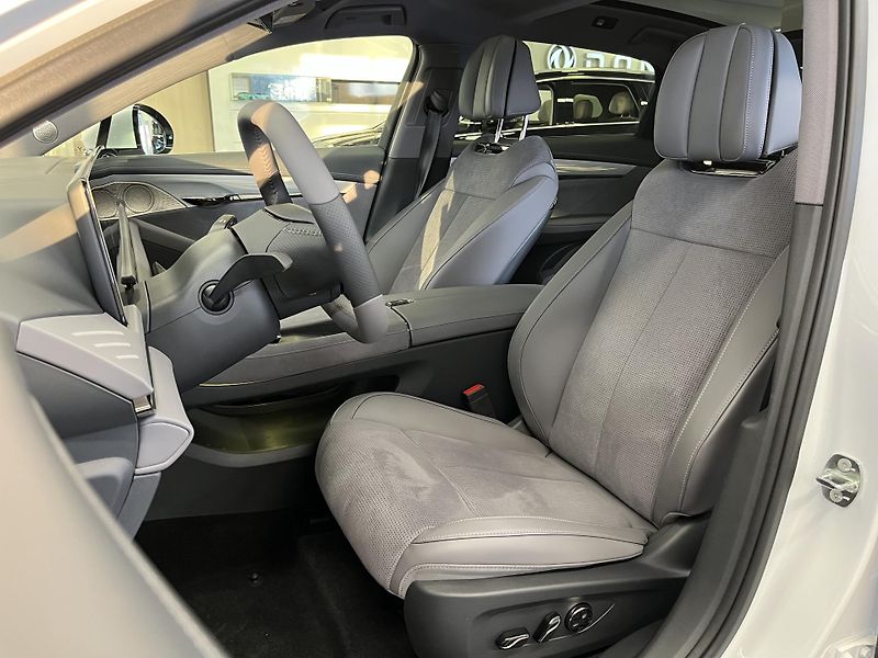 Voyah PASSION (2025) PHEV 4x4 - fotka 16 z 20