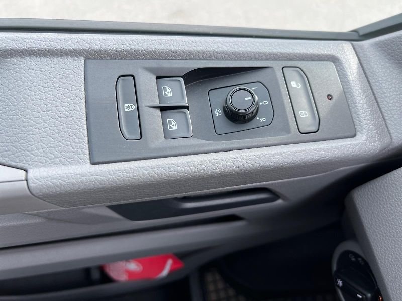 Volkswagen Transporter (2022) 2.0TDI 110kW TAŽNÝ 8MÍST DPH - fotka 18 z 27
