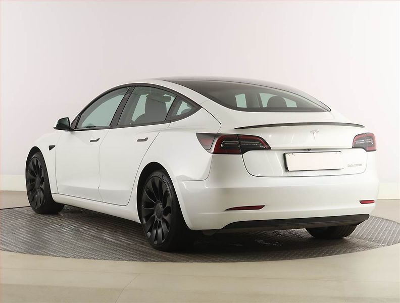 Tesla Model 3 (2023) Long Range 4WD 79kWh, SoH 95% - fotka 4 z 32