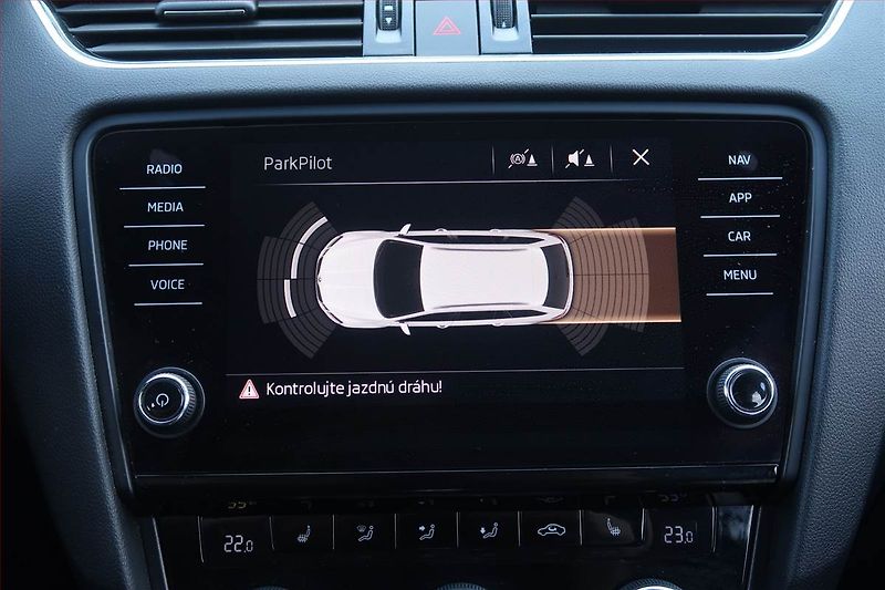 Škoda Octavia (2017) 2.0 TDI, Automat, Navi - fotka 17 z 22