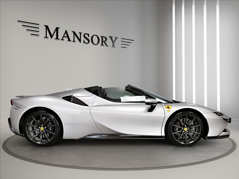 Ferrari SF90 (2024) Spider LIFT / CARBON / JBL - fotka 5 z 26
