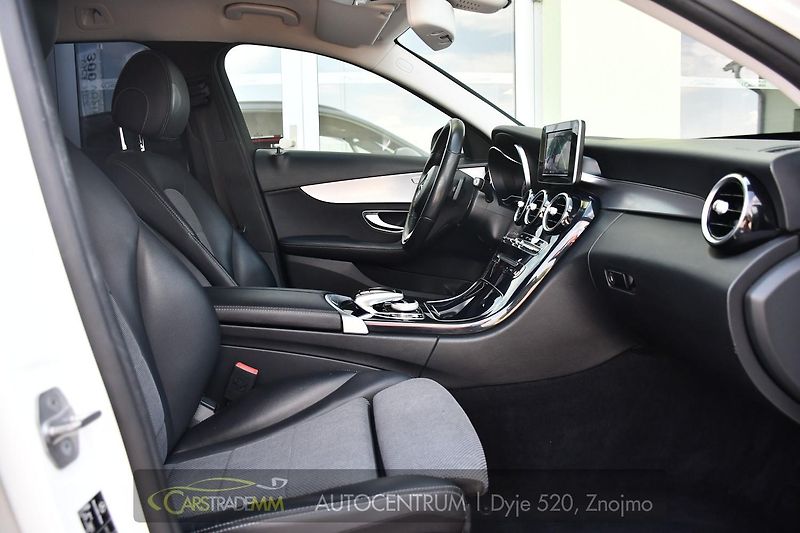 Mercedes-Benz Třídy C 220d 4MATIC ČR NAVI - fotka 17 z 34