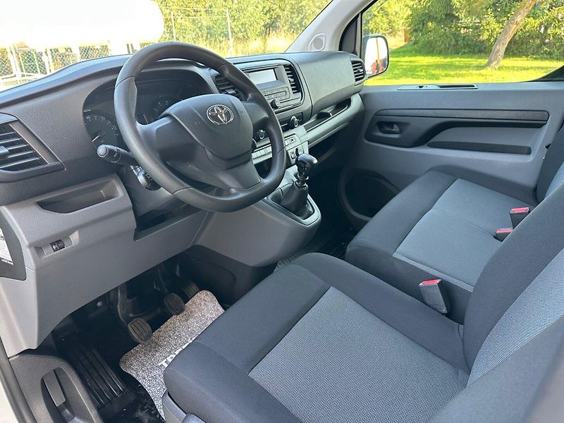 Toyota ProAce (2020) 2.0D 6 MÍST,VÝHŘEV SED.,100%KM - fotka 7 z 24
