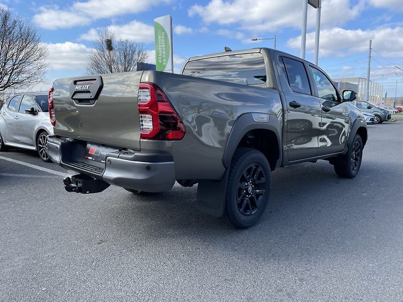 Toyota Hilux 2.8D Invincible ODBĚR 3/2027 - fotka 3 z 31