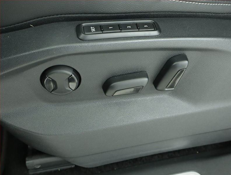 Volkswagen Tiguan (2022) R-Line 2.0 TSI - fotka 15 z 19