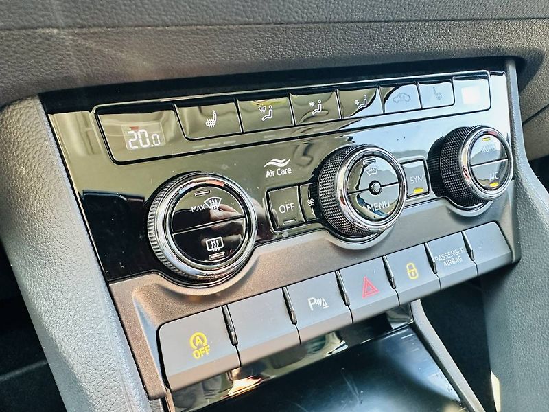 Škoda Karoq Top Selection 1,5TSI 110kW DSG - fotka 16 z 32