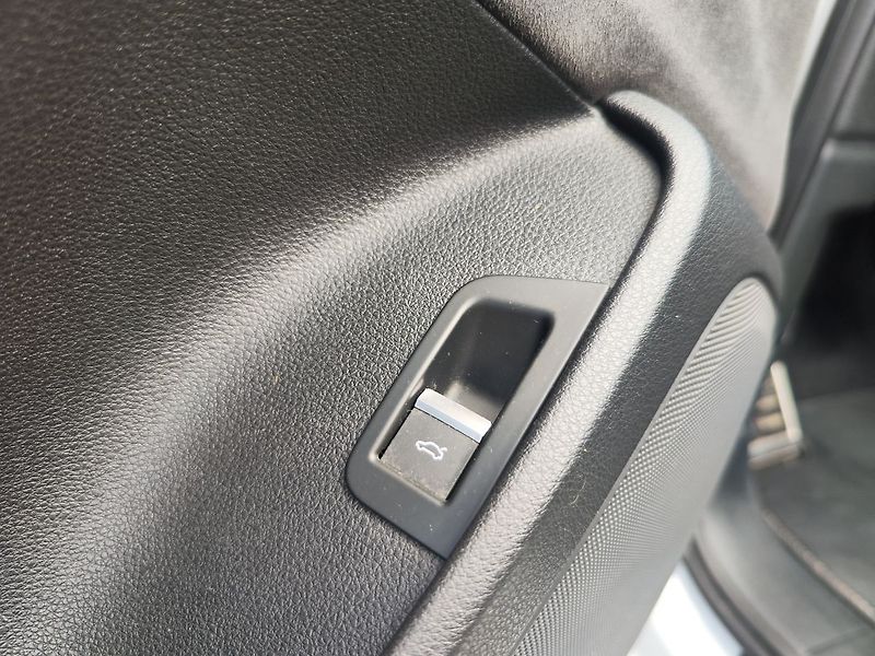 Audi Q7 3.0 TDI/200kW S-Line ČR - fotka 40 z 41