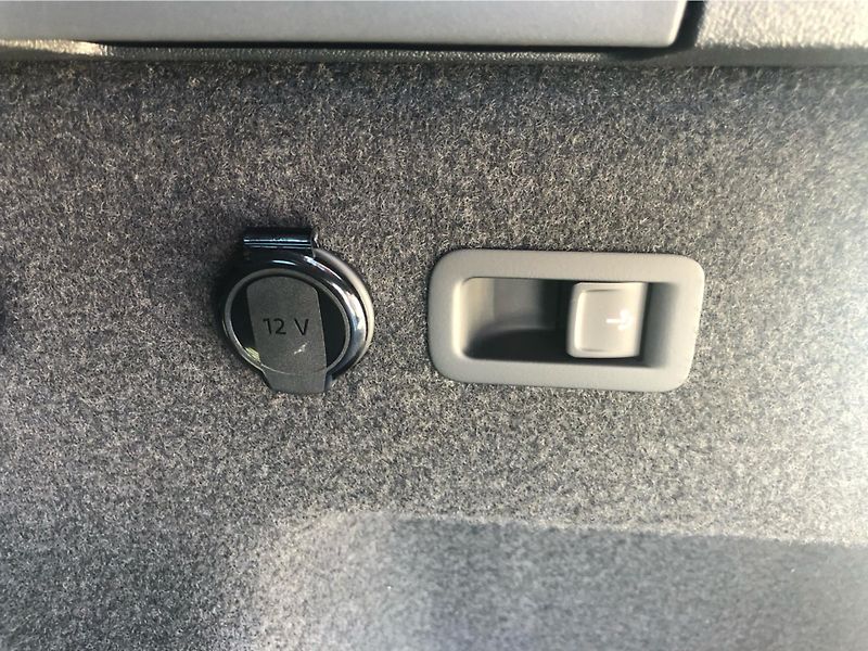 Volkswagen Tayron People 1,5 eTSI 110 kW mHEV - fotka 28 z 30