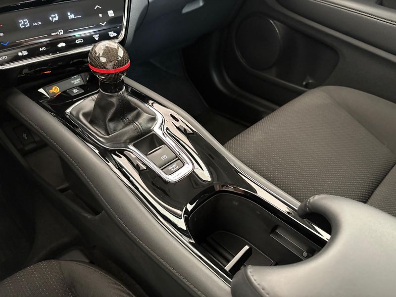 Honda HR-V (2018) 1.5 VTEC Comfort - fotka 20 z 29