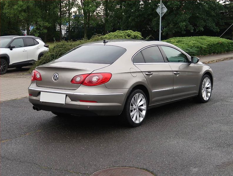 Volkswagen Passat CC (2008) Highline 2.0 TDI, Automat - fotka 5 z 22