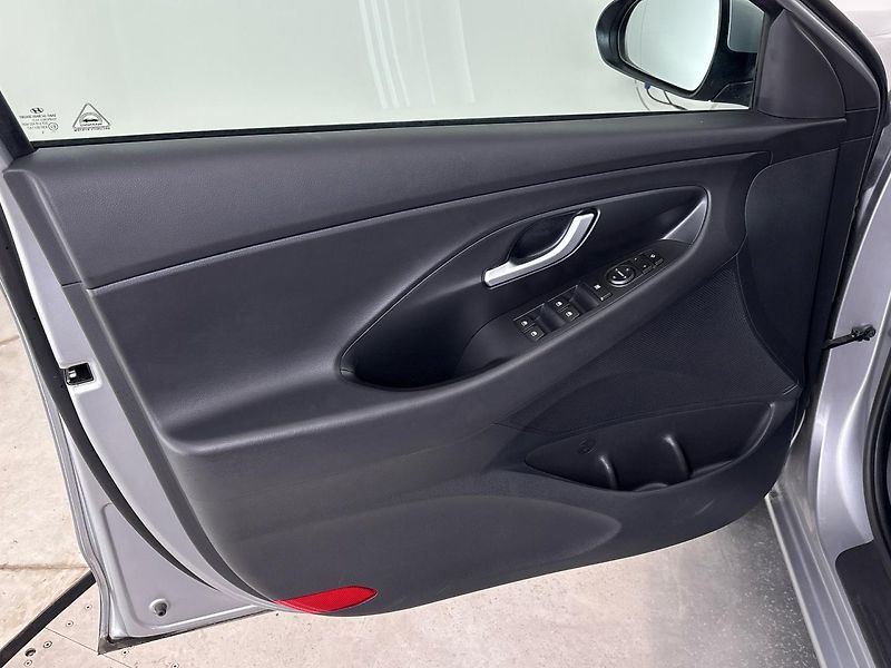 Hyundai i30 Smart DCT - fotka 13 z 26