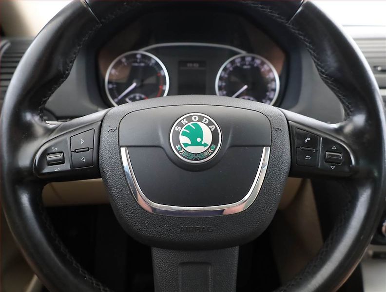 Škoda Octavia (2012) Elegance 1.8 TSI, Automat - fotka 8 z 14
