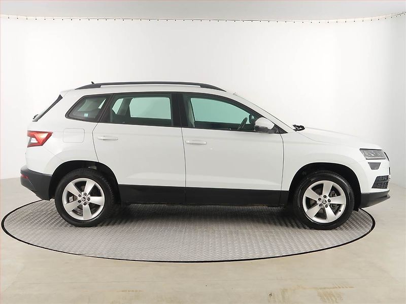 Škoda Karoq (2019) Style 1.0 TSI, Navi, Tempomat - fotka 6 z 17