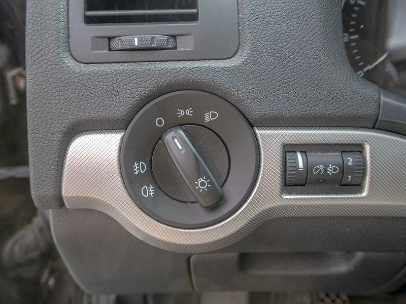 Škoda Octavia (2011) 1.2T 77KW – VÝBAVA - fotka 16 z 41