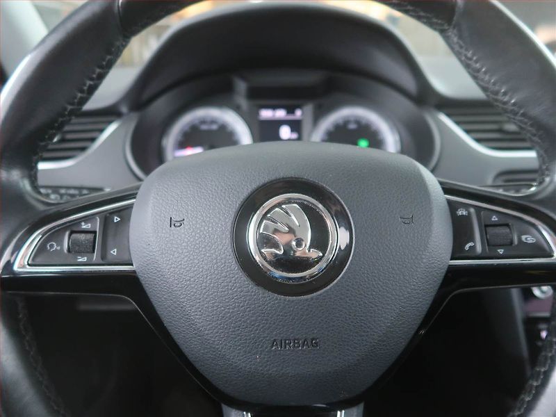 Škoda Octavia (2018) 1.6 TDI, Automat, Navi - fotka 15 z 20