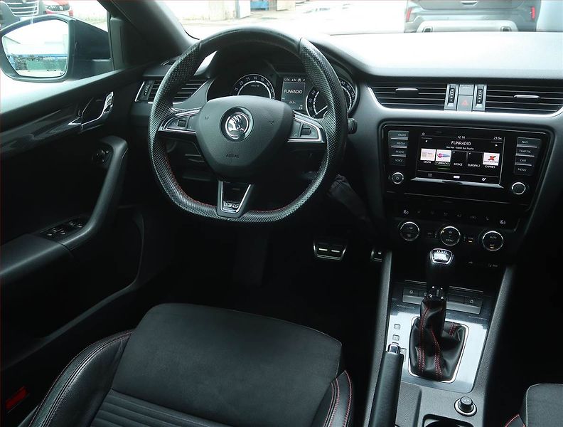 Škoda Octavia (2016) RS 2.0 TDI, Automat - fotka 7 z 16