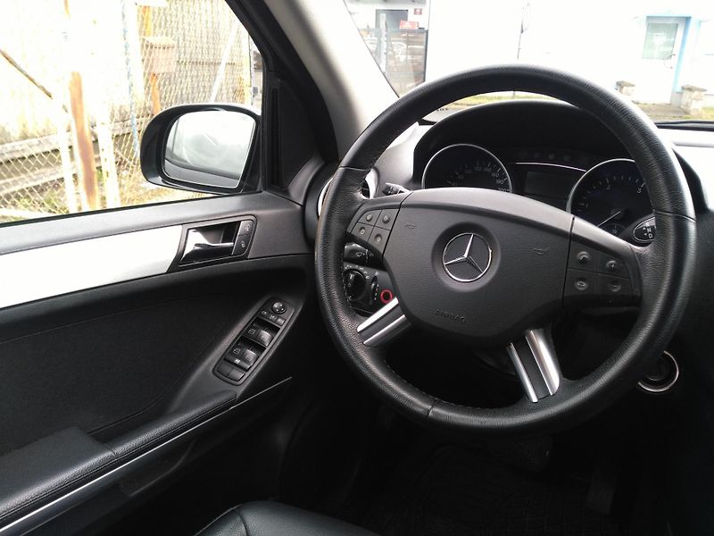 Mercedes-Benz Třídy M ML 280 CDI /140 kW/ - fotka 13 z 38