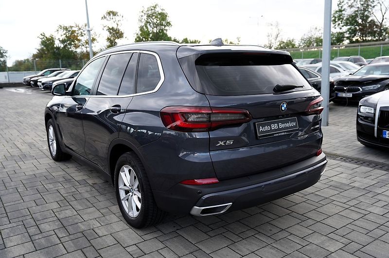 BMW X5 25d xDrive/230 PS/kůže/AT - fotka 4 z 42
