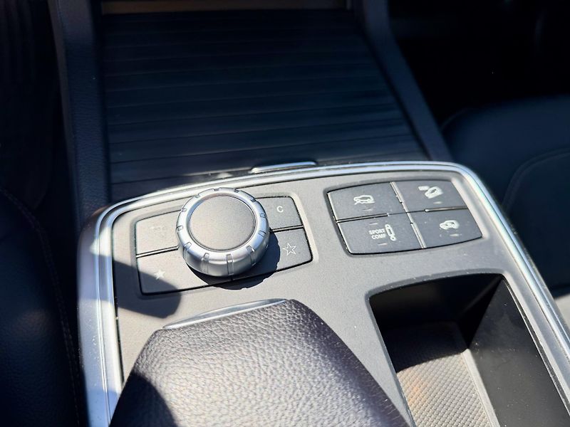 Mercedes-Benz Třídy M (2015) 350CDI 4M W166 AMG AIRMATIC ČR - fotka 20 z 27