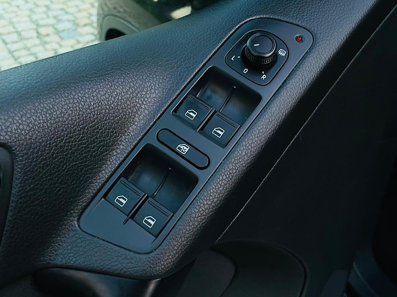 Volkswagen Tiguan 1.4TSI MANUÁL SERVISKA SENZORY - fotka 29 z 45