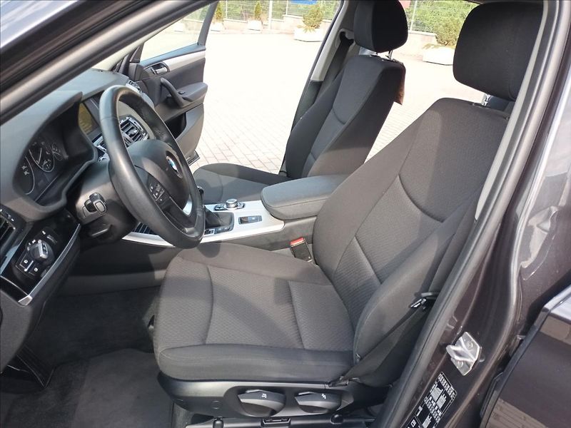 BMW X4 2,0 xDrive20d,MANUÁL,NAVI, - fotka 14 z 41