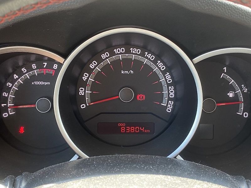 Kia Venga 1.6i, ČR-1m, 2x kola, manual - fotka 11 z 14