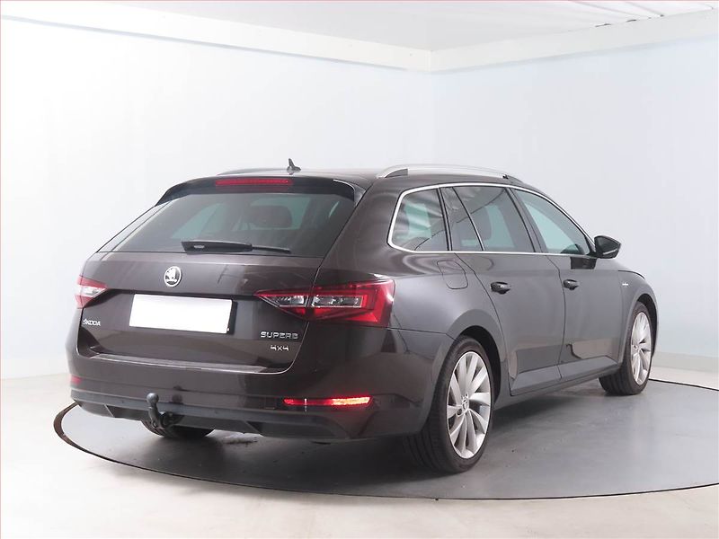 Škoda Superb (2016) Laurin&Klement 2.0 TDI, 4X4 - fotka 5 z 26