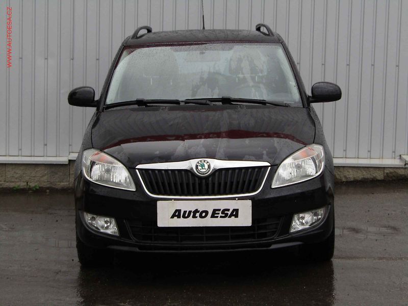 Škoda Fabia (2011) 1.2 TSi, ČR, Ambiente - fotka 2 z 15