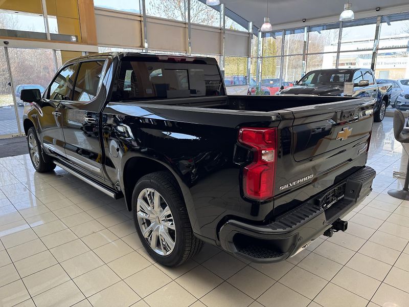 Chevrolet Silverado High Country 6,2 V8 + LPG - fotka 3 z 57